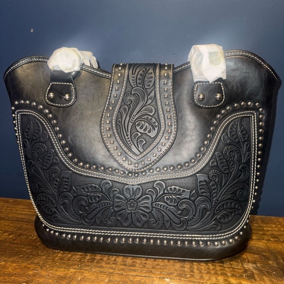 montana west tooling concealed carry collection handbag - black - Picture 2 of 7